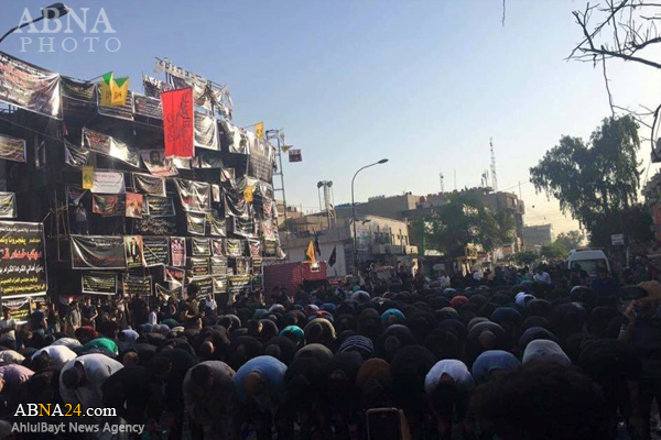  نماز وحدت شیعه و سنی عراقی در محل انفجار  + تصاویر