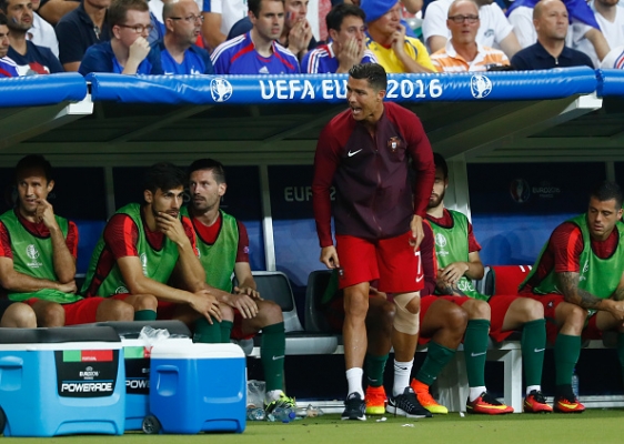 رونالدو در بین دو نیمه به بازیکنان پرتغال چه گفت؟