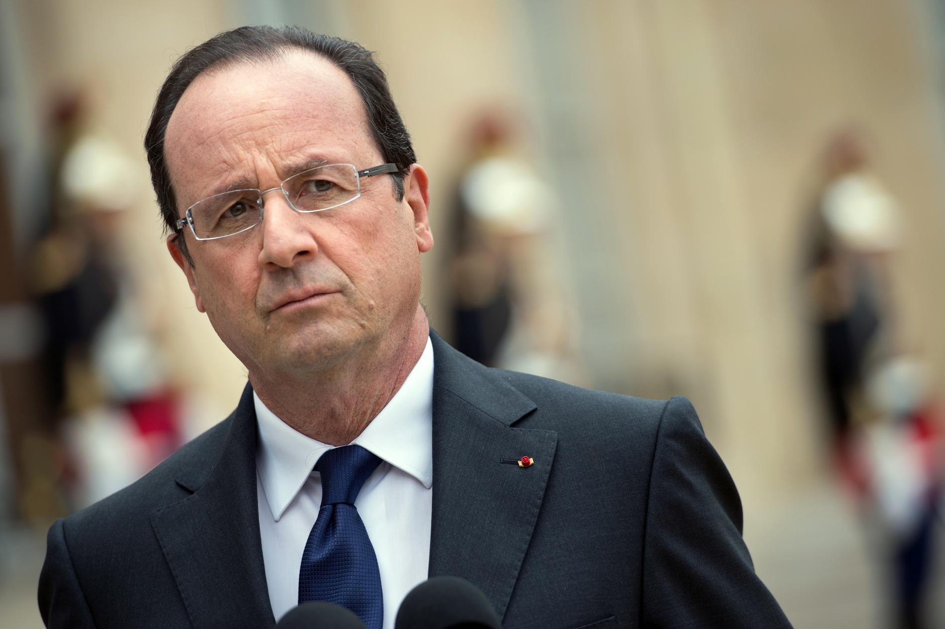 اولاند خواستار نشست اضطراری شورای امنیت ملی فرانسه شد