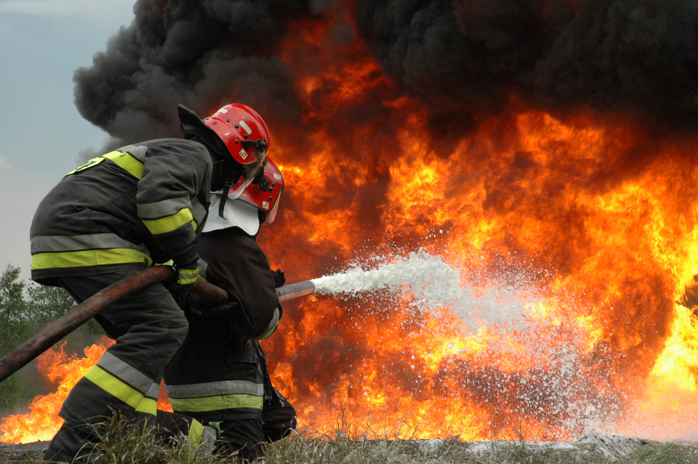 آتش‌نشانی جزء مشاغل سخت و زیان آور است + مصوبه هیئت وزیران