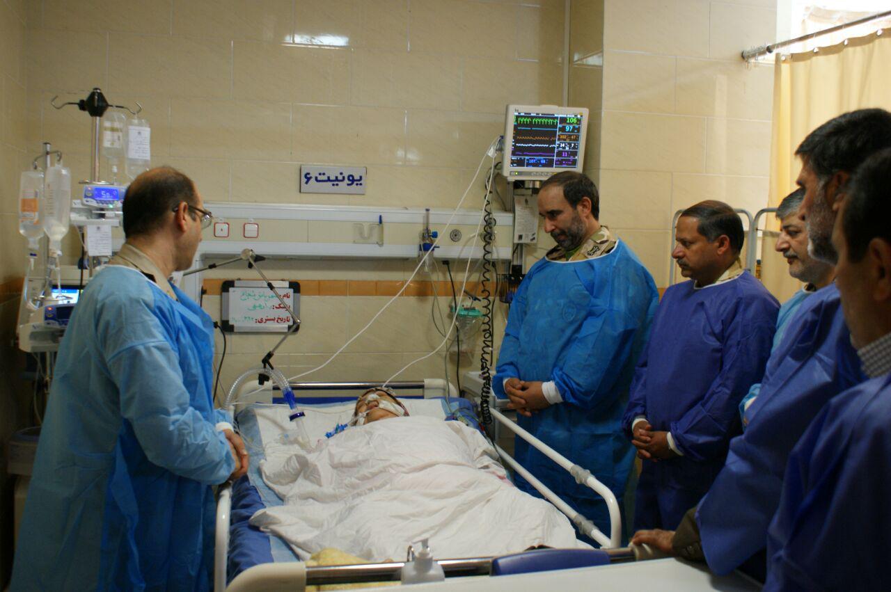 عیادت مسئولان استانی از مادر شهید صیاد شیرازی در بیمارستان ۵۵۰ خانواده ارتش