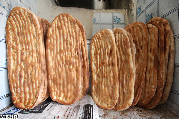 وزیران کابینه د‌ر نانوایی‌های تهران 