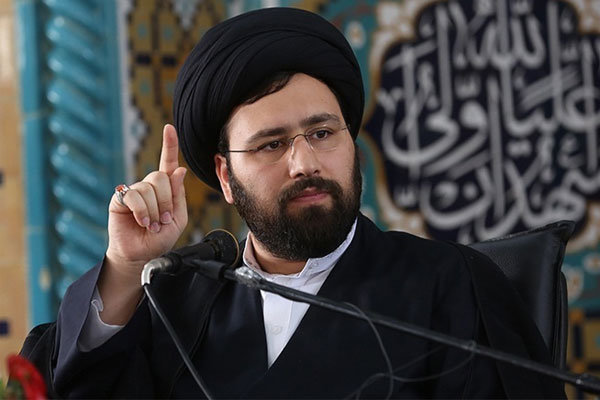 جدا کردن بیت امام از رهبری به سود منافقین و آمریکا است