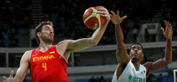 انفجار در بیرون سالن بازی اسپانیا و نیجریه