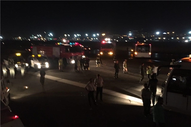 خروج هواپیما از باند پرواز در مهرآباد/ فرودگاه به روی همه پروازها بسته شد+ عکس