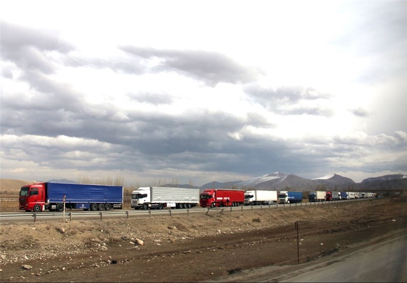 کامیون های ترانزیتی سرگردان در مرز دوغارون/افغانستان ظرفیت پذیرش ندارد