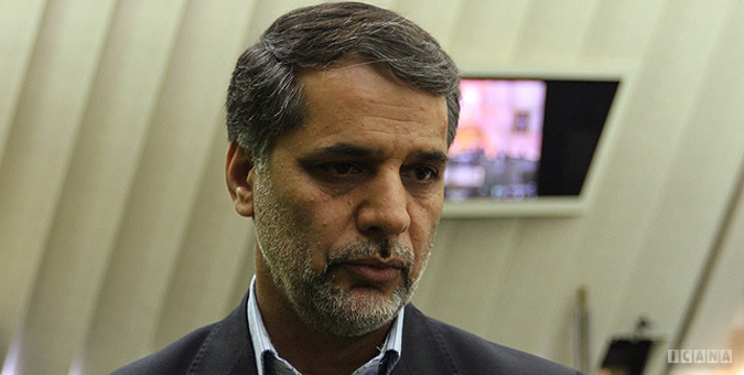 نقوی حسینی: برگزاری همایش «ایران کانکت ۲۰۱۶» در تهران فاجعه است