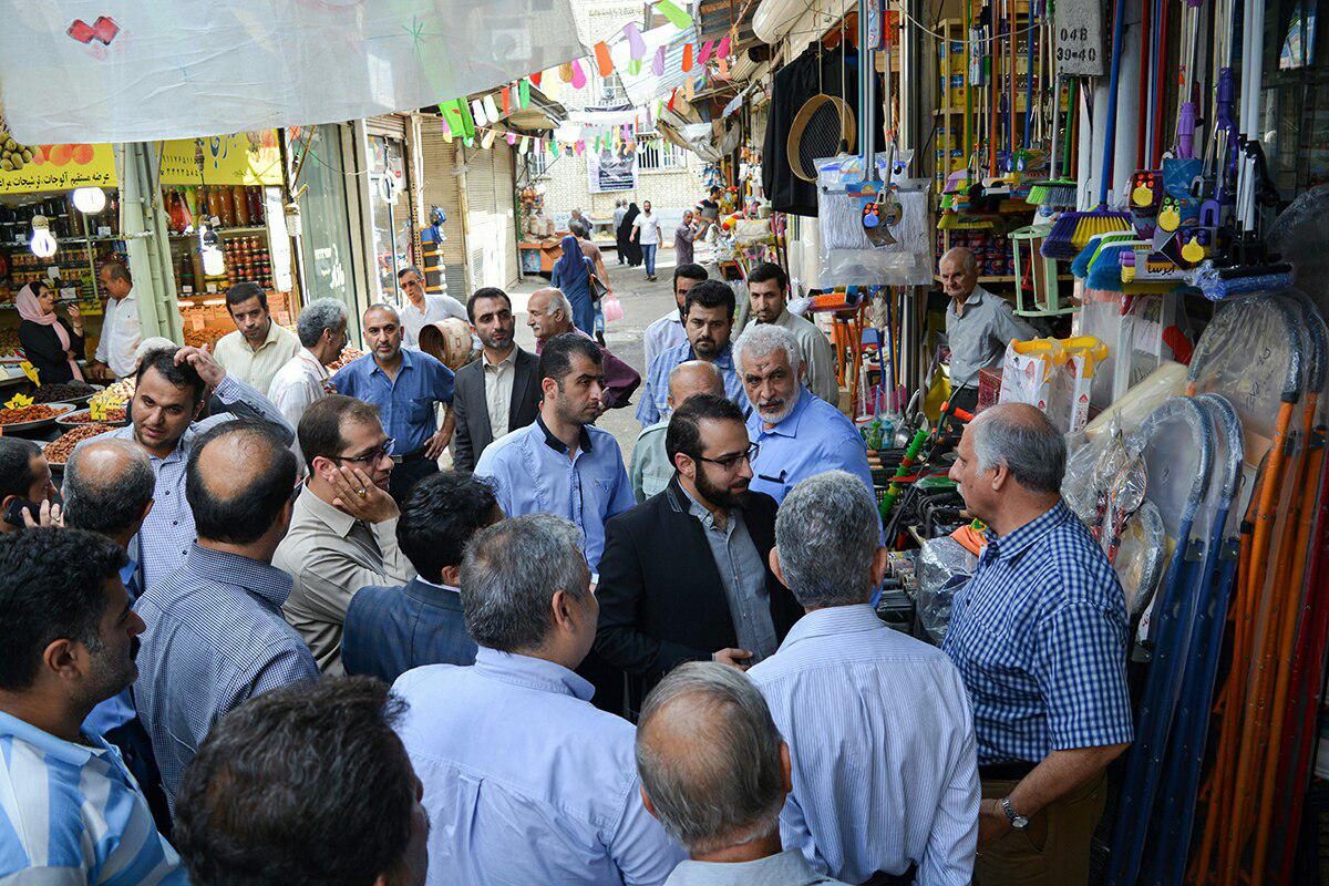 حضور شهردار منطقه دو در بازار رشت 