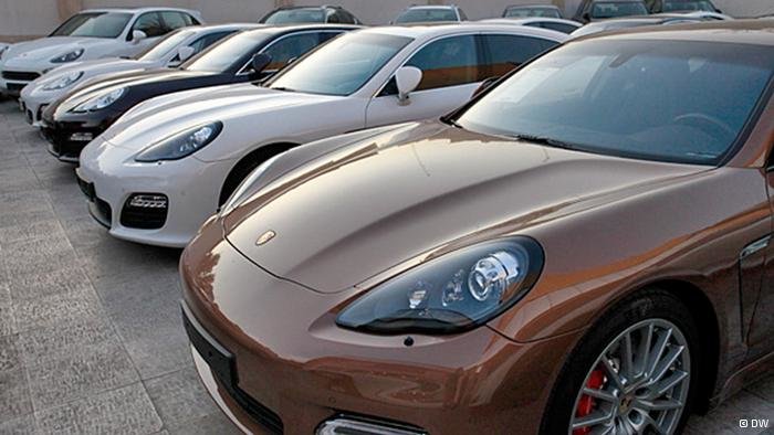 وزیر کشور از رئیس جمهور خواستار تعیین تکلیف خودروهای وارداتی شد