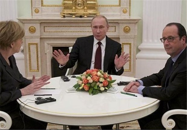 رایزنی تلفنی «اولاند» و«مرکل» با پوتین درباره اوکراین