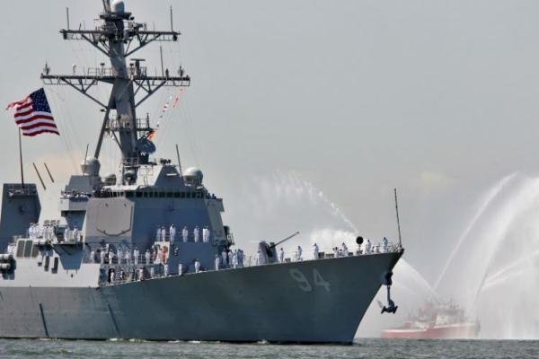  ایران آمریکا را تحقیر کرده است/ ناوهای آمریکا مقابل حمله قایق‌های تندرو ایران آسیب پذیرند