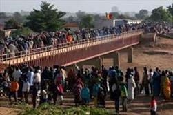 فرار صدها نیجریه ای به کامرون از بیم حملات بوکوحرام
