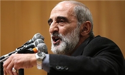 مدیر مسوول کیهان:ادامه سفر رئیس‌جمهور بعد از فاجعه منا اهانت به مردم است