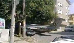 نگهداری یک جنگنده در پارکینگ خانه مسکونی!+عکس