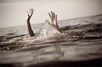 دختر ۲۲ ساله در استخر غرق شد