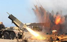 حمله موشکي ارتش و نیروهای یمنی به مواضع سعودی‌ها
