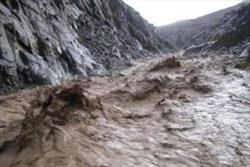 وقوع سیلاب در سیستان‌ و بلوچستان/محور زابل به هیرمند بسته شد/ روستاهای سیستان را آب فرا گرفت