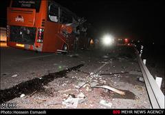 تصادف خونین اتوبوس مسافربری با تریلی روغن