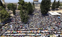 دهها هزار فلسطینی نماز عید قربان را در مسجدالاقصی به جا آوردند