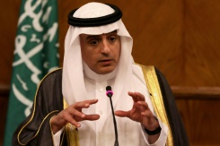فرار به جلوی وزیر خارجه سعودی