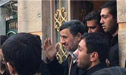 احمدی‌نژاد و سردار گرجی‌زاده در منزل شهید باقری حاضر شدند+عکس