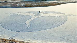خلق آثار هنری با دویدن بر روی برف+تصاویر