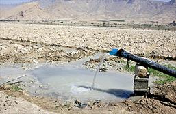 حفر ۱۰۰هزار چاه غیر مجازدرکشور / شرکت آب منطقه ای تعارف در اجرای قانون را کنار بگذارد/ زنگ خطر فرونشست زمین در دشت هایی نیشابور و مشهد