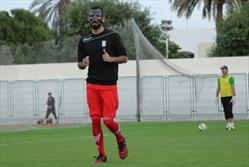 اردوی تیم امید در امارات؛ روزبه چشمی با گارد محافظ تمرین کرد