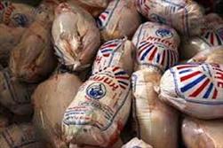 ۳۵ تن مرغ منجمد سهمیه سبد کالای شب عید در شهرستان امیدیه توزیع شد