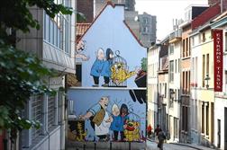 تصاویر داستان های کمیک استریپ روی دیوارهای بروکسل