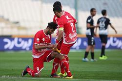 استقلال باخت،پرسپولیس به پیروزی رسید/ قهرمانی پیچیده شد!