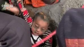 فیـلم / نجات کودک سه ساله چینی از عمق ده متری یک چاه