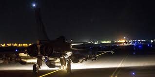 بمباران ۴ مقر فرماندهی داعش در موصل