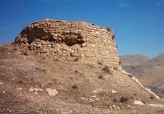 قلعه چاه بندر و چاه دختر؛ دو بافت باستانی شیراز + تصاویر