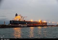 ایران ارسال یک محموله نفت کوره خود را به تعویق انداخت