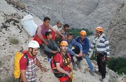 نجات ۵ نفر گرفتار شده در ارتفاعات اخلمد
