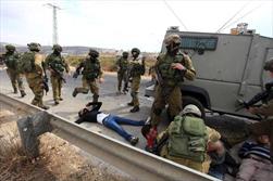 یورش صهیونیست‌ها به کرانه باختری/۵ فلسطینی بازداشت شدند
