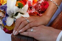 ازدواج به مبارزه با سرطان کمک می‌کند