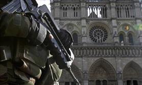 صدور مجوز حمل سلاح برای پلیس‌های فرانسه خارج از ساعت کار