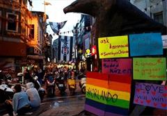 ممنوعیت راهپیمایی همجنس‌گرایان