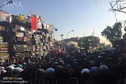نماز وحدت شیعه و سنی عراقی در محل انفجار  + تصاویر