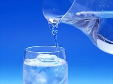 آب‌ آشامیدنی قاچاق هر بطری ۷۰ هزار تومان!
