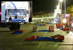 «کامیون وحشت» در فرانسه/حمله تروریستی جشن ملی را عزا کرد/۸۴ نفر کشته شدند + تصاویر