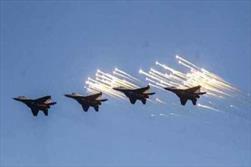 بمباران مواضع تروريست‌ها توسط جنگنده‌های روسی + تصویر