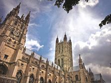 کلیساهای انگلیس در حالت آماده‌باش/ هشدار پلیس به اماکن مذهبی مسیحیان