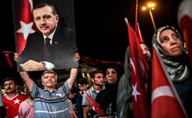اردوغان چگونه ترکیه را علیه فتح‌الله گولن متحد کرد؟