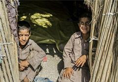 در بعضی از مناطق  جنوب استان کرمان   شاهد فقر شدید مالی، بهداشتی و آموزشی هستیم