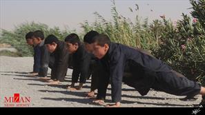 تمرینات بدنسازی کودکان داعشی در رقه + تصاویر