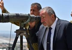 لیبرمن تلویحا حمله موشکی اسرائیل به فرودگاه نظامی سوریه را تایید کرد