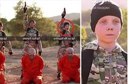 اعدام پنچ اسیر توسط کودکان داعشی + فیلم